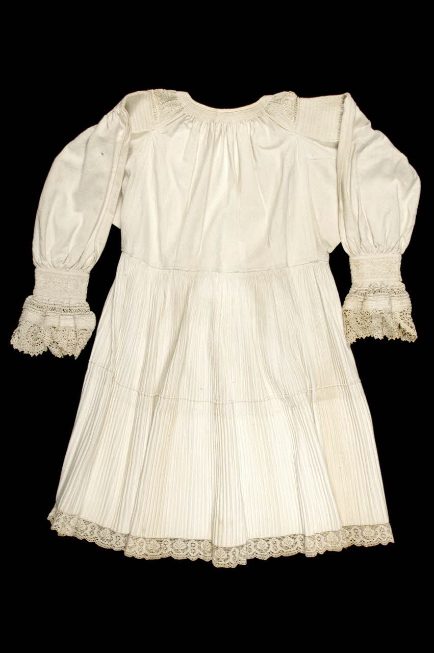 robe DMH1988.60.1.1 Photo