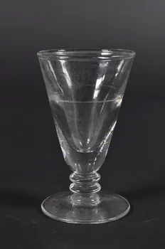 verre 1750-1850 1963.126.16 Photo Mucem