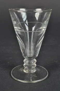 verre 1750-1850 1963.126.17 Photo Mucem
