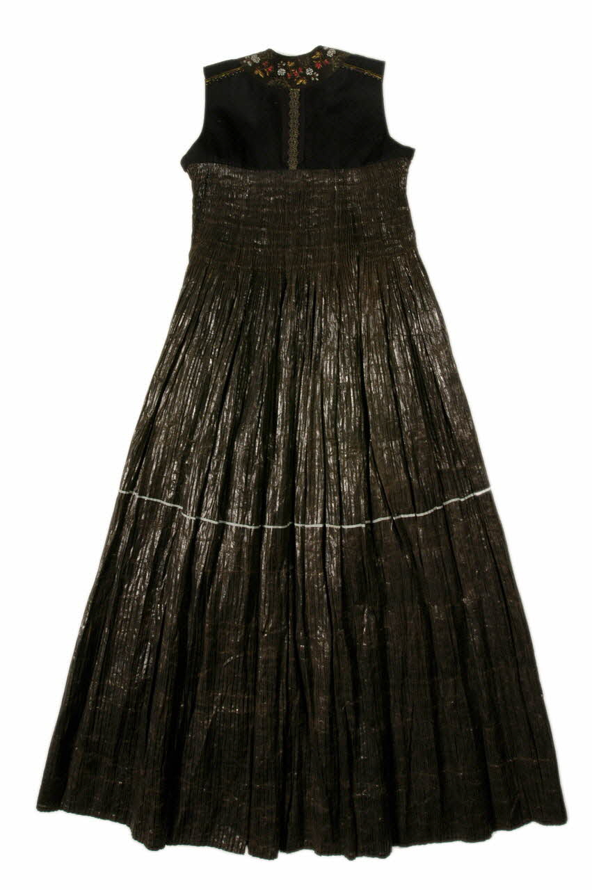 robe DMH1989.26.1.3 Photo