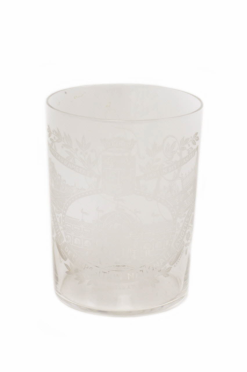 Geneviève Veyssière verre Lorraine, France 1895 1990.29.59 Photo