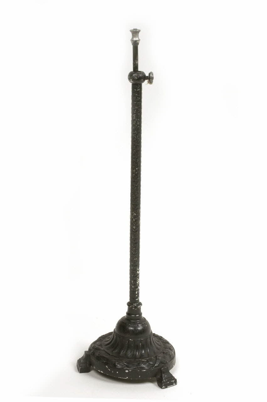 pied de fixation 1991.30.12.1-3 Photo