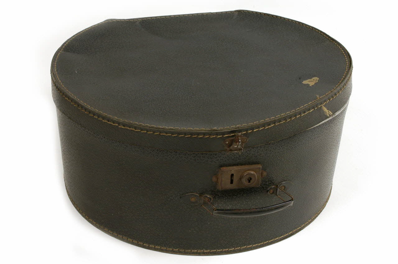 Nicot CARTON A CHAPEAU Île-de-France, France 1930 1991.30.9 Photo