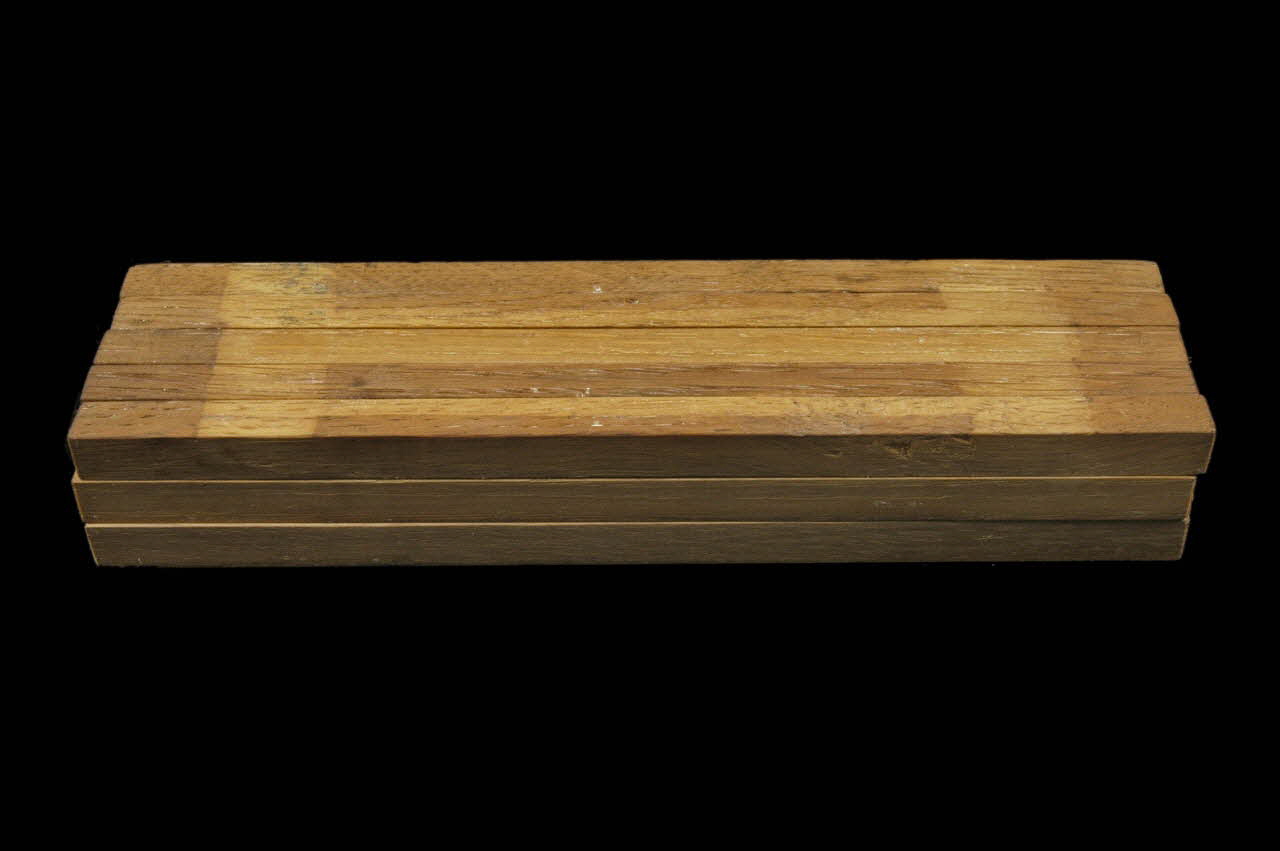 ASSEMBLAGE DE PLANCHETTES 1992.19.88 Photo