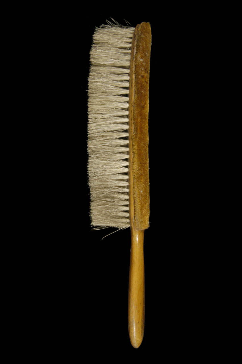 brosse à chapeau 1992.3.14 Photo