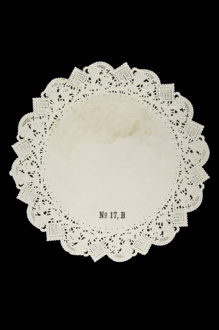 PAPIER DENTELLE papier dentelle 1996.27.119 Photo