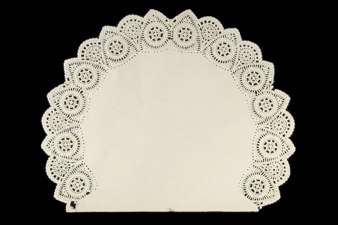 PAPIER DENTELLE papier dentelle 1996.27.146 Photo