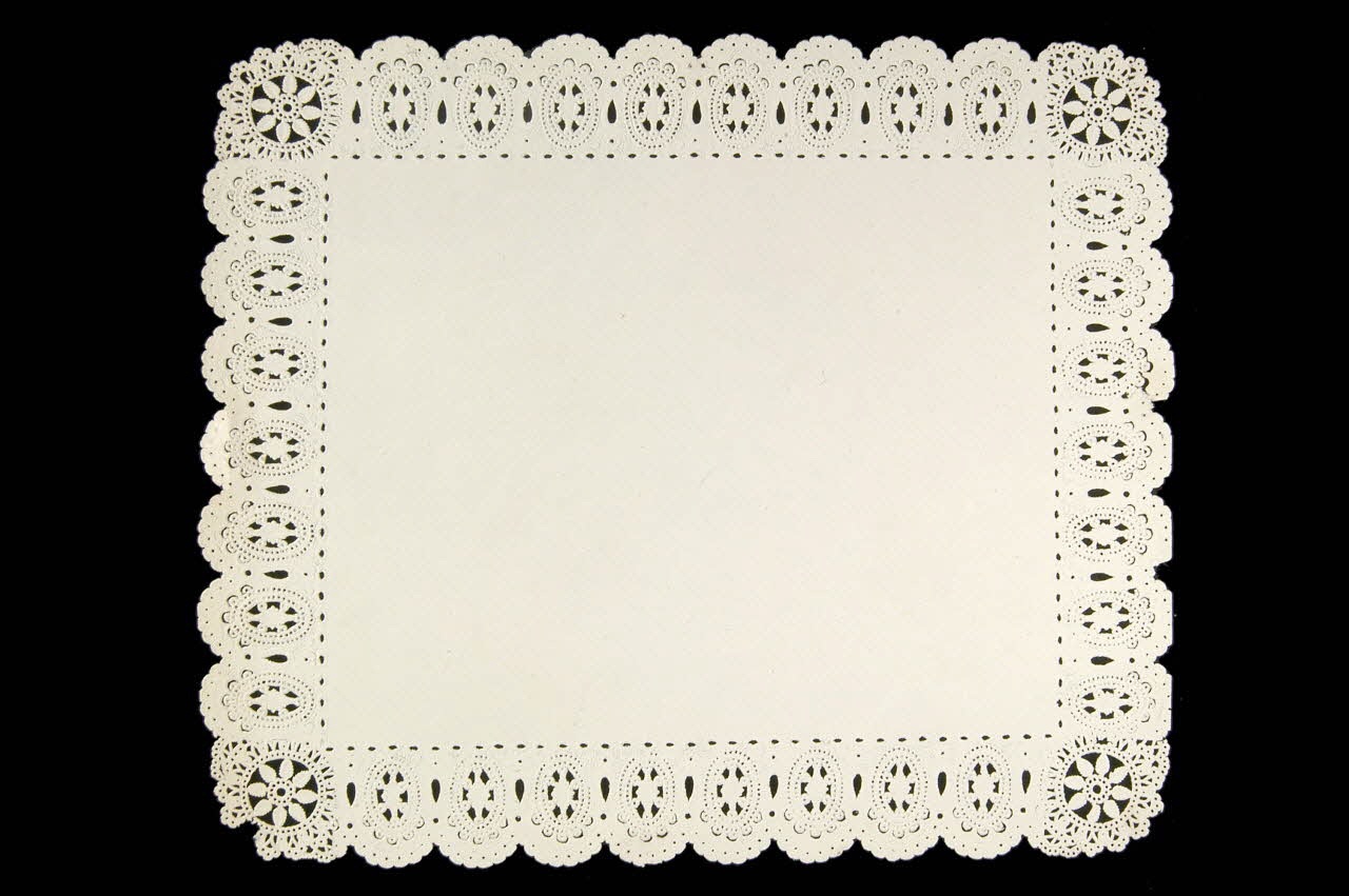 PAPIER DENTELLE papier dentelle 1996.27.198 Photo