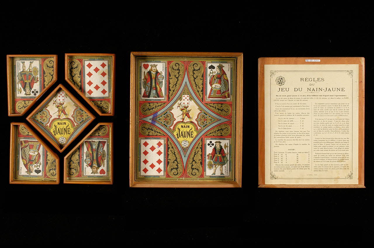 JEU DE SOCIETE Nain jaune 1996.32.28.1-7 Photo