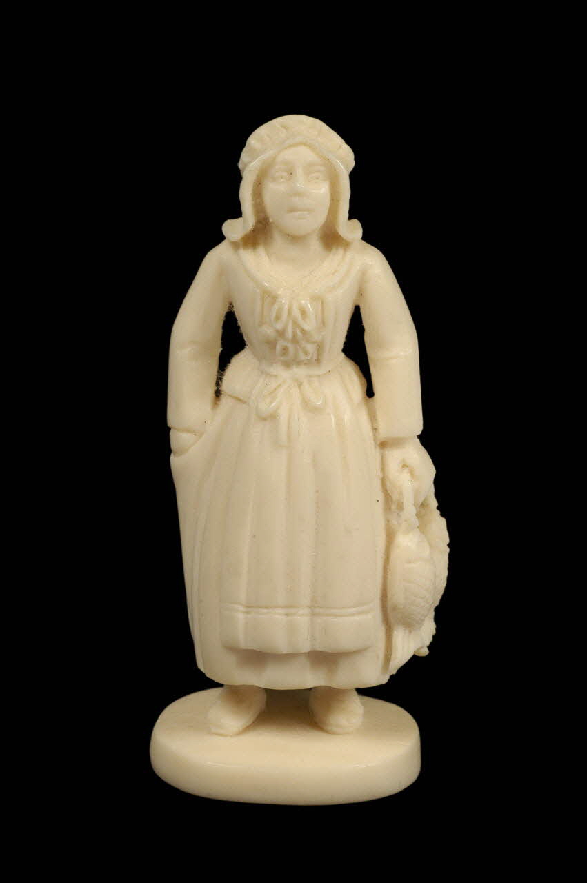 Jean Colette statuette de femme Polletais Haute-Normandie, France 1997 1997.47.16 Photo