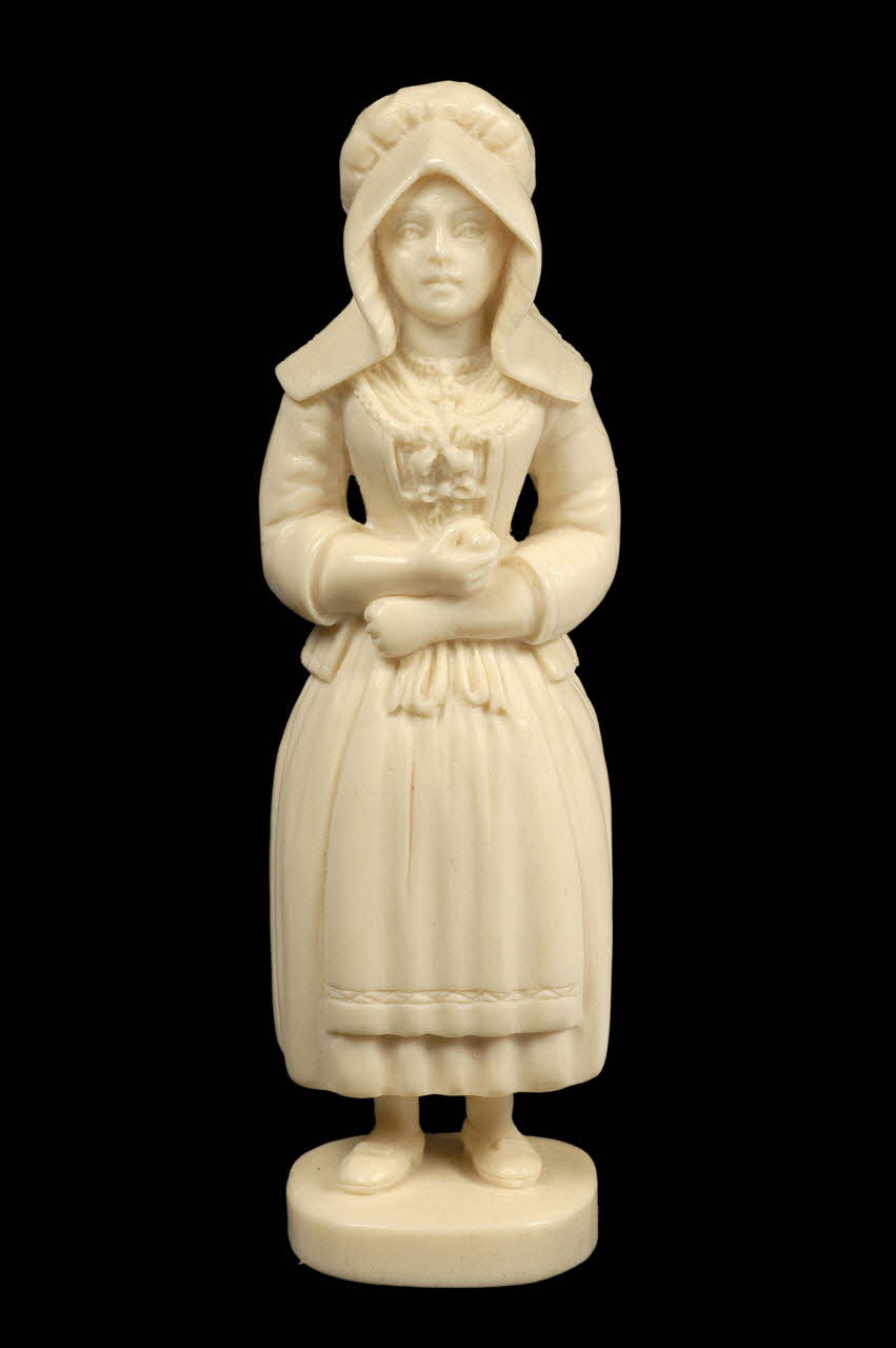 Jean Colette statuette de femme Polletaise Haute-Normandie, France 1997 1997.47.18 Photo