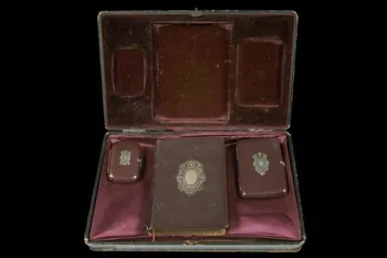 coffret 1998.19.1.1-4 Photo