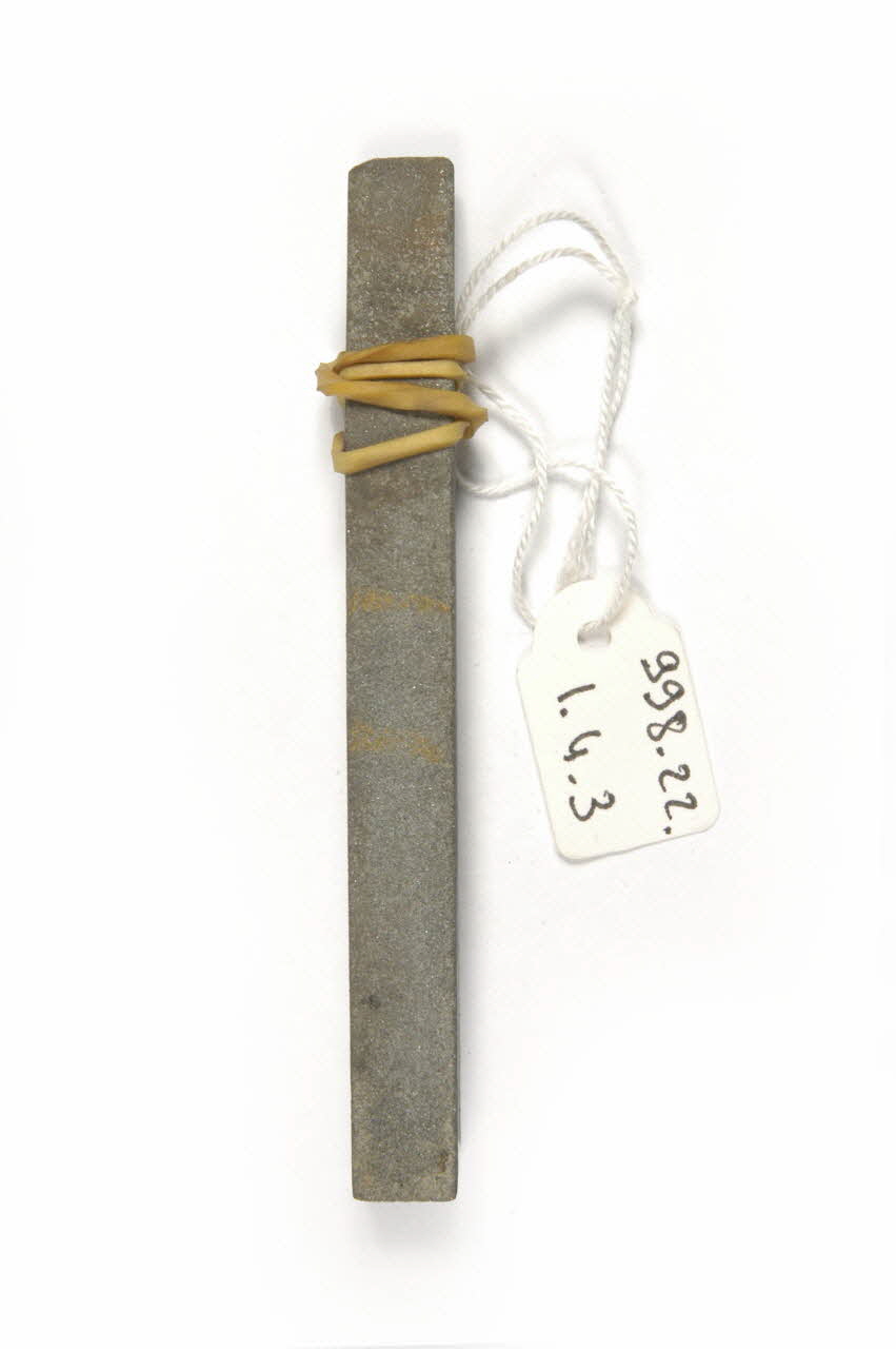 pierre à aiguiser 1998.22.1.4.3 Photo