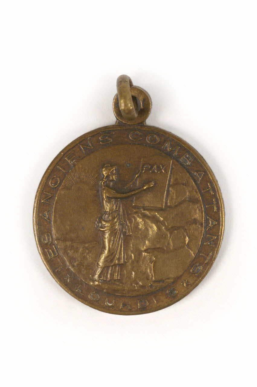 médaille de dévotion Les anciens combattants Lourdes Pax 1998.30. 6 Photo