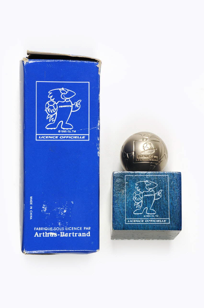 ballon de football 1998.84.164.1-2 Photo