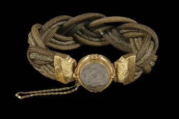 bracelet en cheveux 1999.39.1  Photo