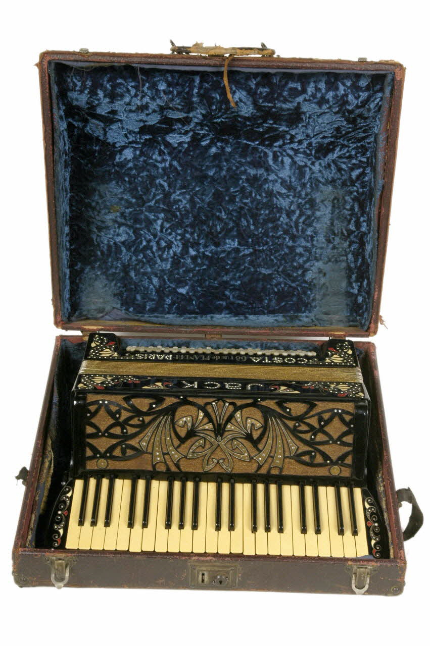 Charles Costa accordéon accordéon chromatique Île-de-France, France 1934 1999.7.1.1-2 Photo