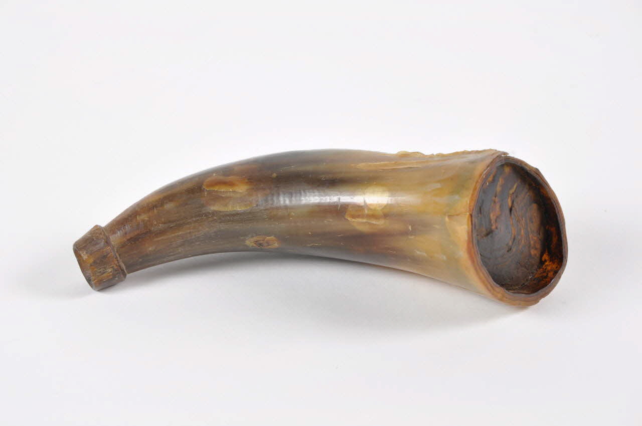 Corne à huile banya per a loli 1961.123.4 Photo Mucem