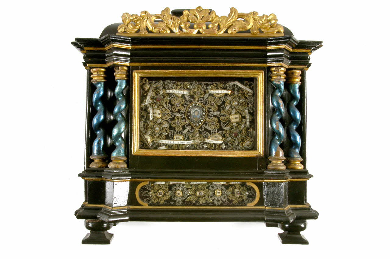 Anonyme vitrine-reliquaire Suisse 1700 2002.4.150 Photo