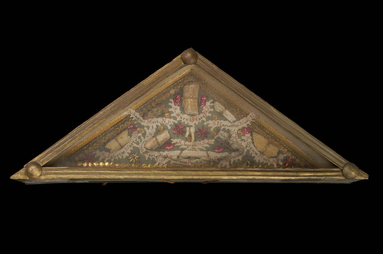 vitrine-reliquaire 2002.4.50 Photo
