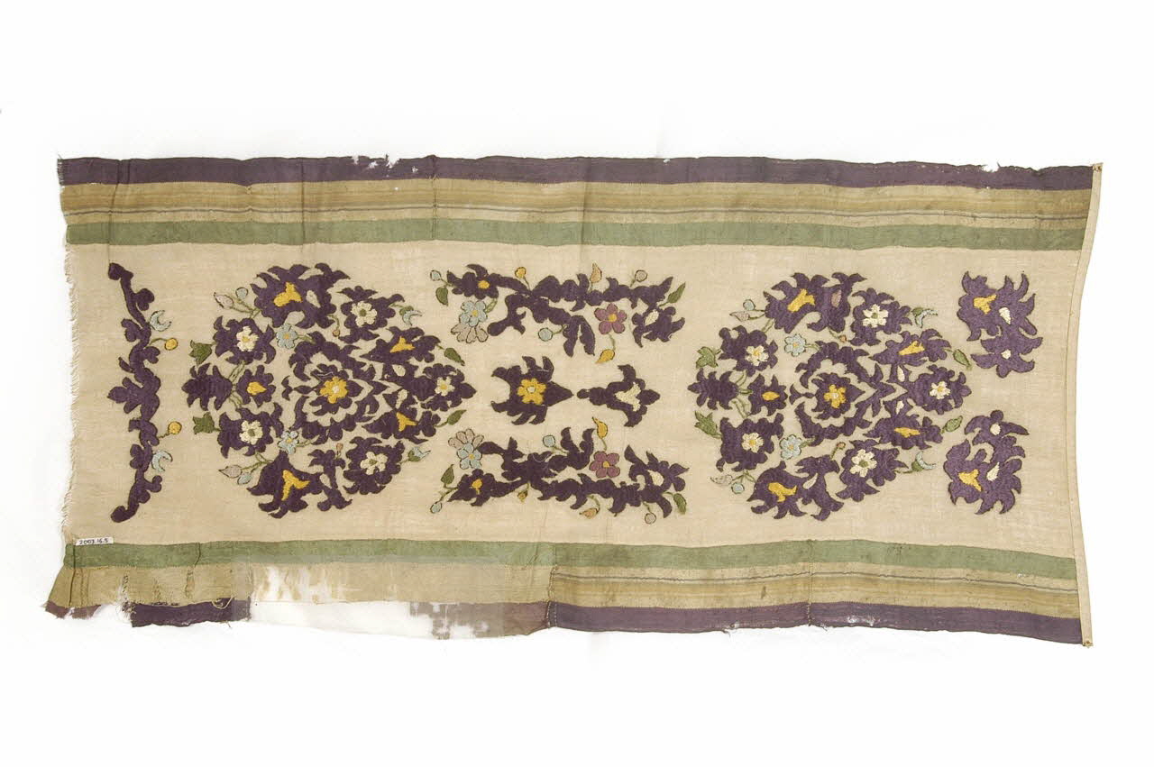 PARTIE DE LE DE RIDEAU broderie Algérie 1880 2003.16.5 Photo