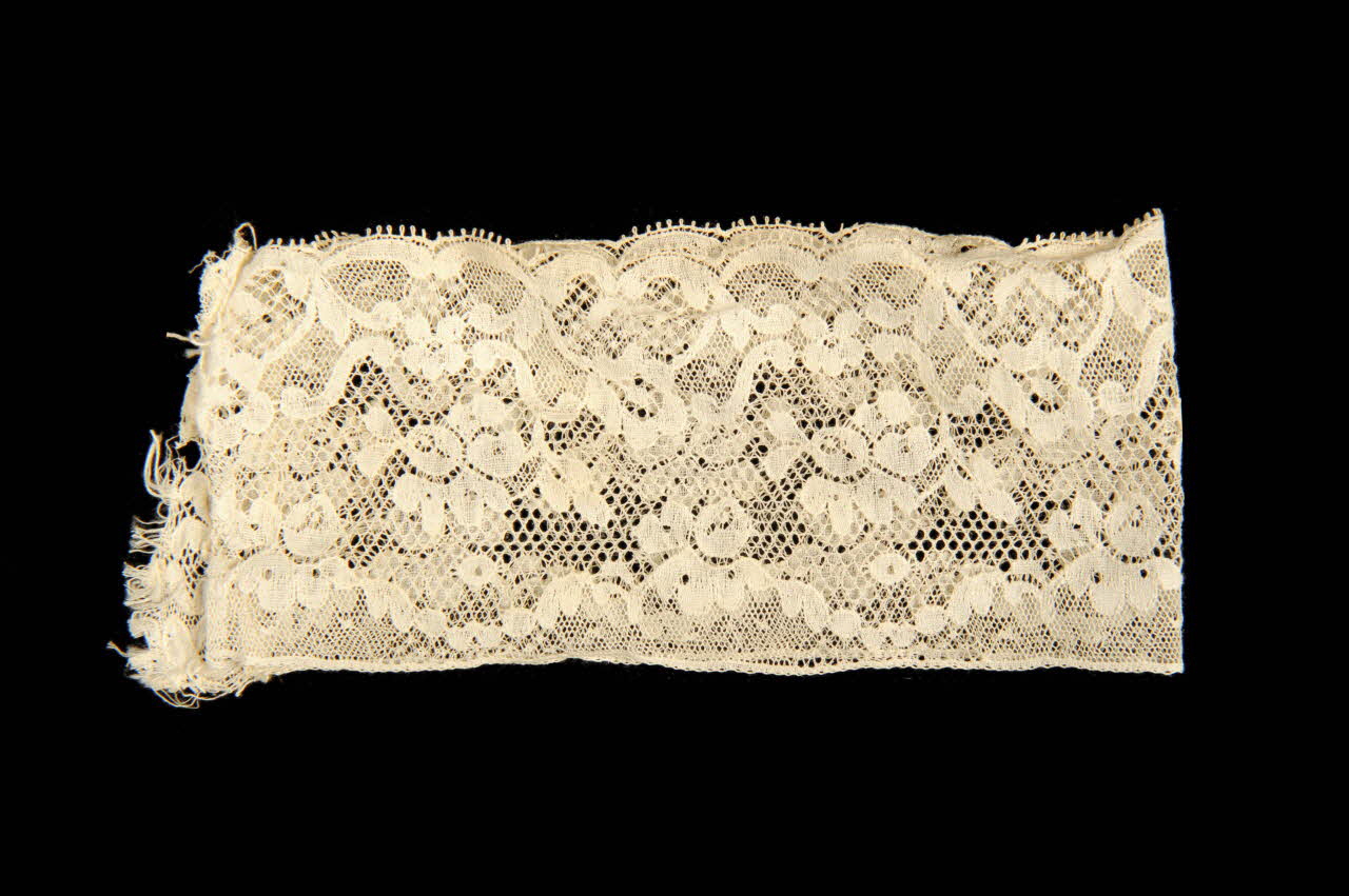 BANDE DE DENTELLE DMH2005.0.2.2 Photo