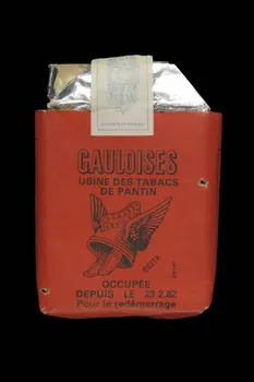 Usine Des Tabacs De Pantin paquet de cigarettes Île-de-France, France 1982 2006.101.8 Photo