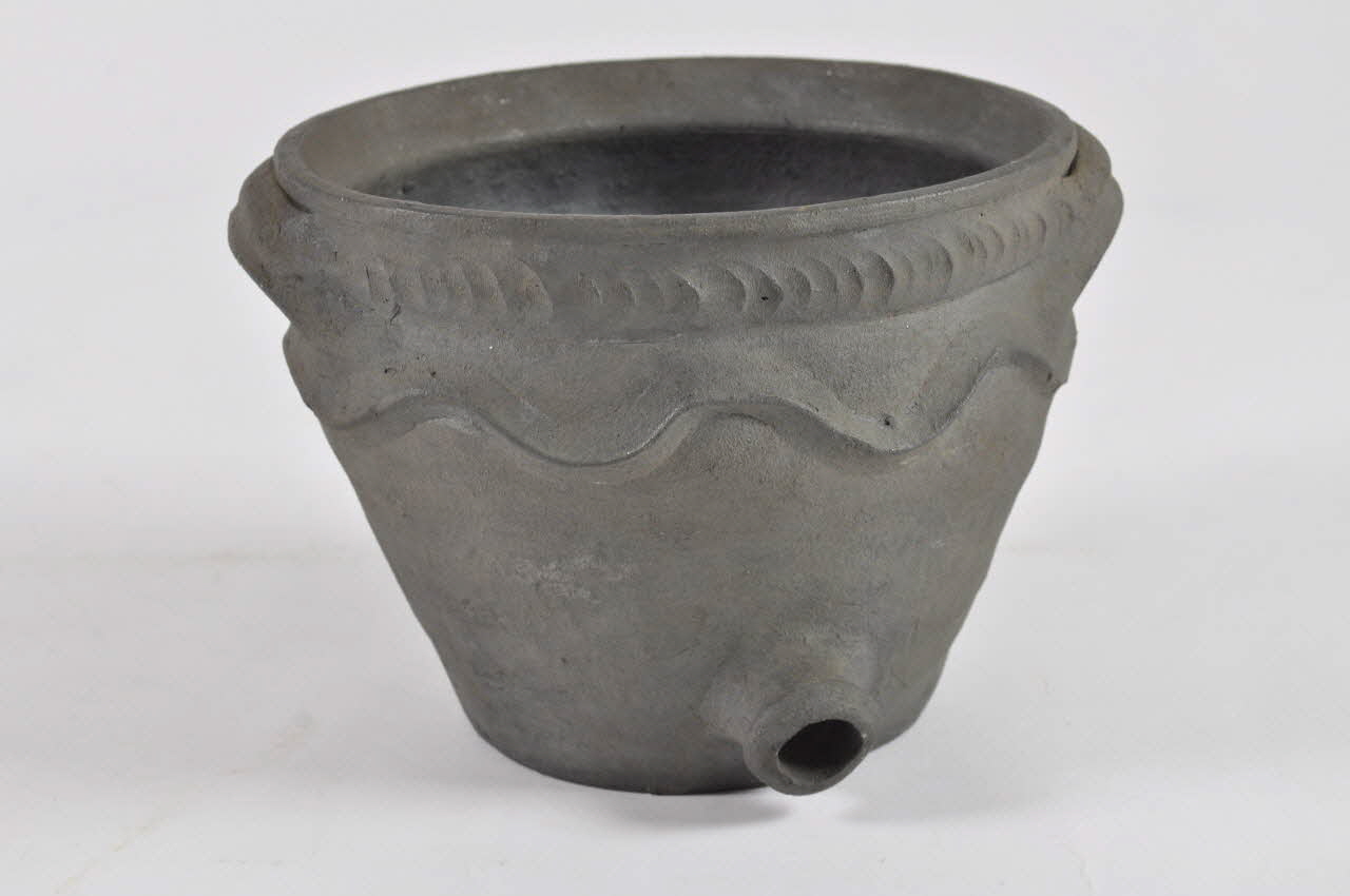 pot Auvergne, France 1800-1889 1889.9.39 Photo Mucem