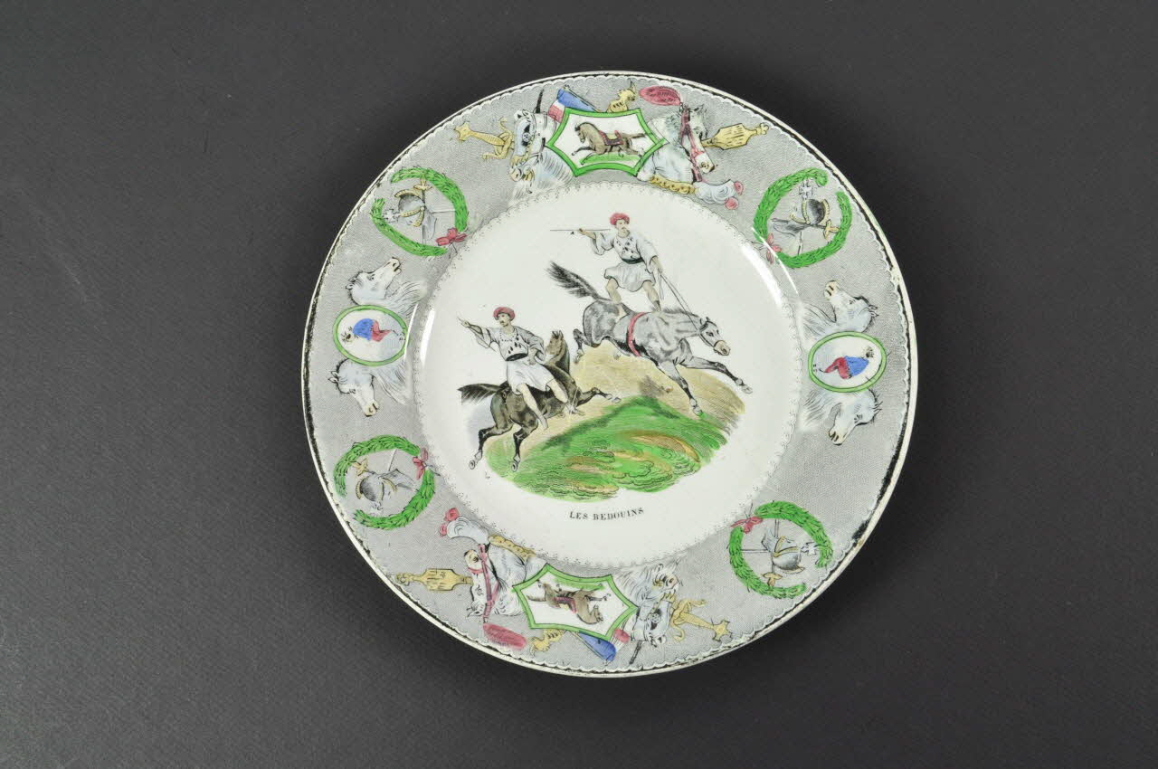assiette plate Les bédouins Picardie, France 1830-1880 1963.172.2 Photo Mucem