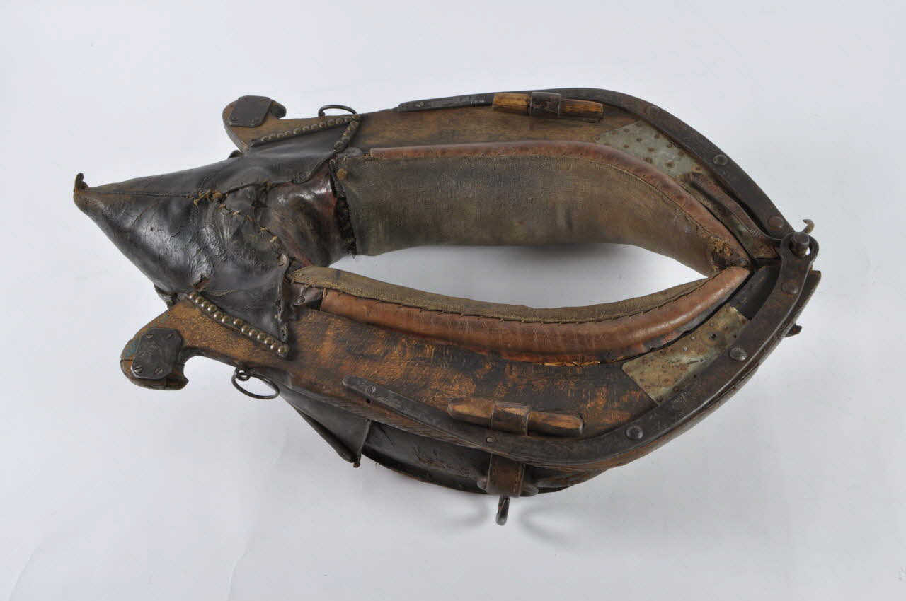 collier d'équidé Bourgogne, France 1900 1961.41.1 Photo Mucem