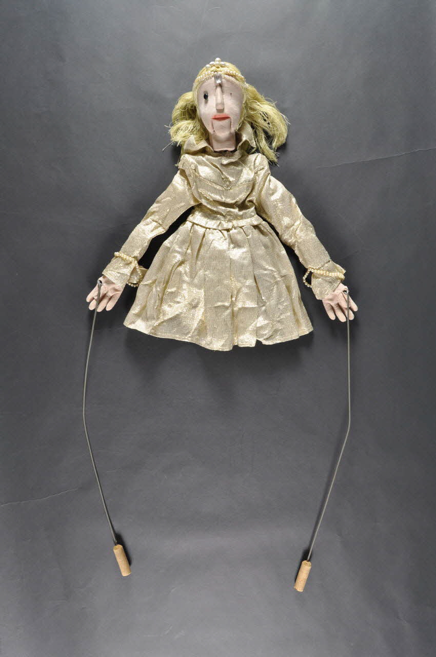 marionnette à tige et à tringles la belle tronkolaine 1963.177.24 Photo Mucem