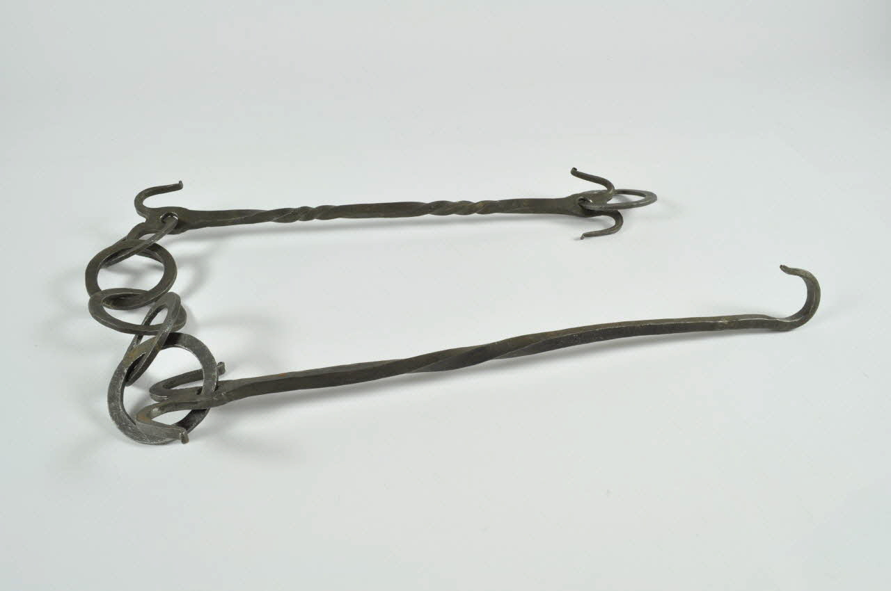 crémaillère à crocs et anneaux a catena 1961.69.4 Photo Mucem
