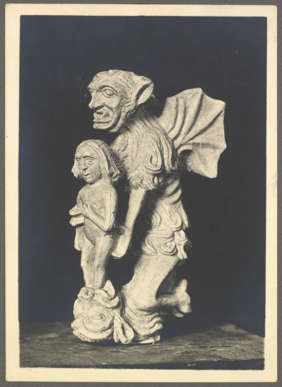 Gautier photographie Calvaire (détail). Moulage de l'âme du mauvais larron entraînée par le diable Bretagne, France 1936 Ph.1936.300 Photo