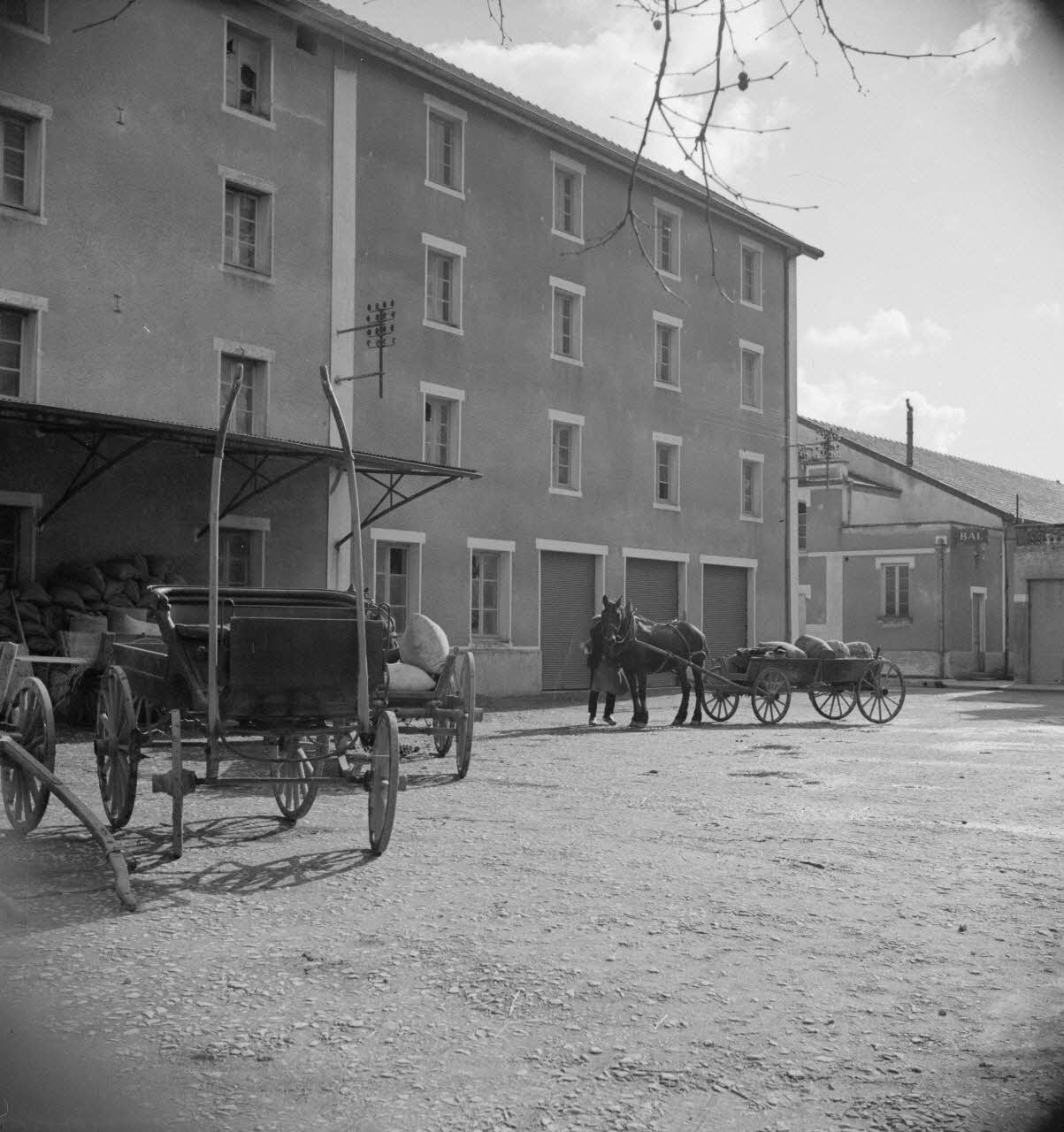 Marc Augier photographie MNATP. Enquête à Romenay Bourgogne, France 1937/2/1 Ph.1937.102 Photo