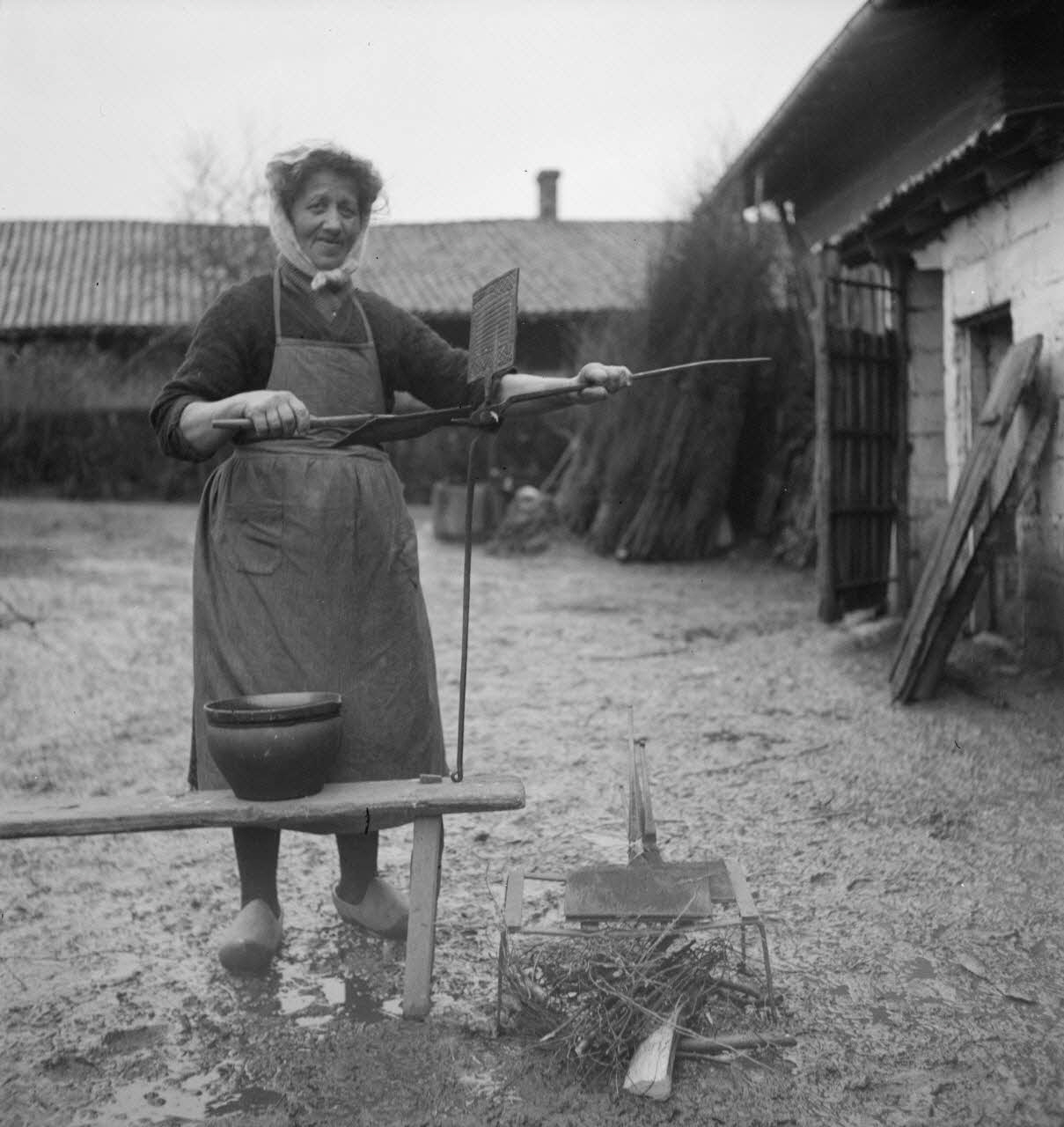 Marc Augier photographie MNATP. Enquête à Romenay Bourgogne, France 1937/2/1 Ph.1937.168 Photo