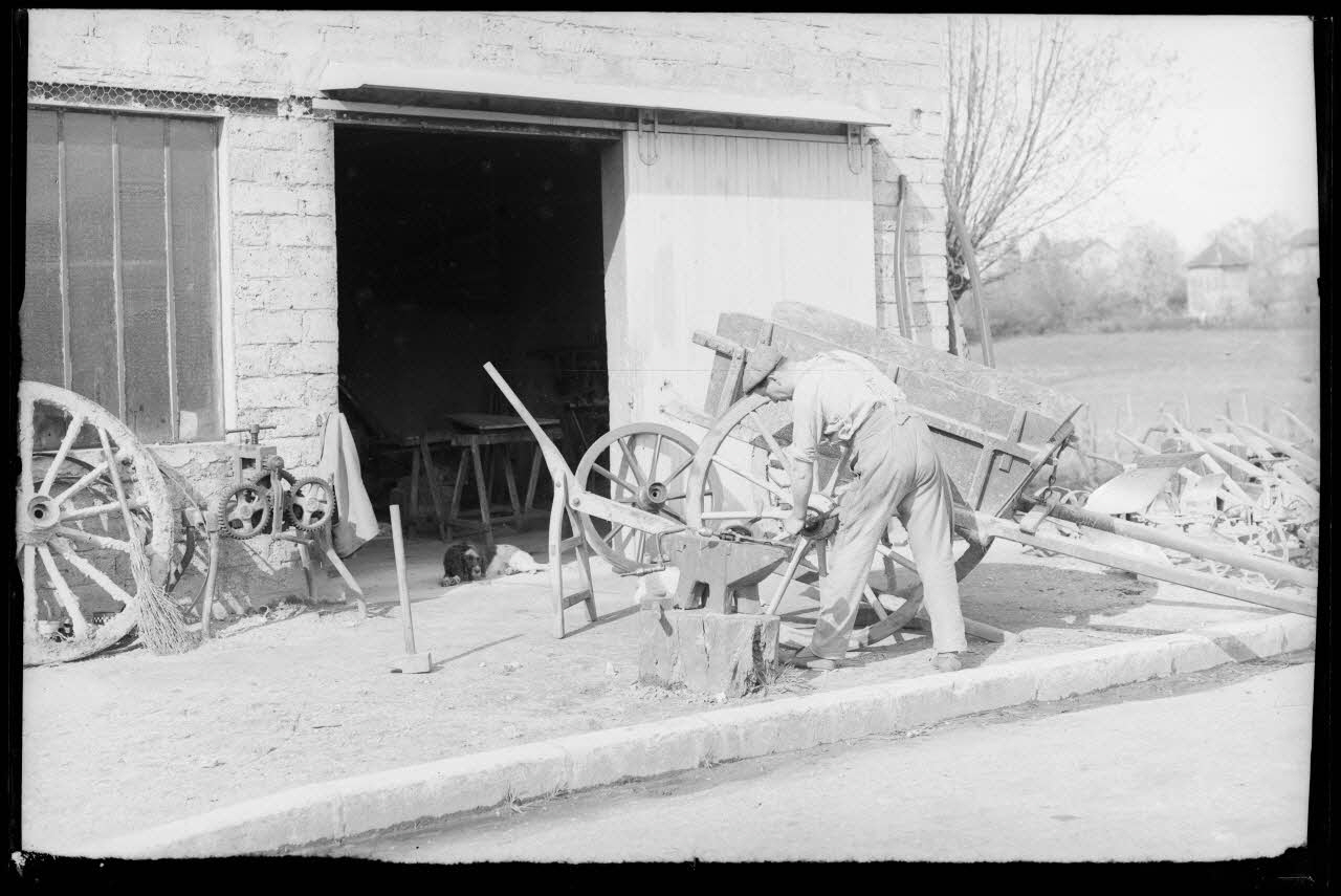 Bonnet photographie MNATP. Enquête à Romenay Bourgogne, France 1937/4/1 Ph.1937.401 Photo