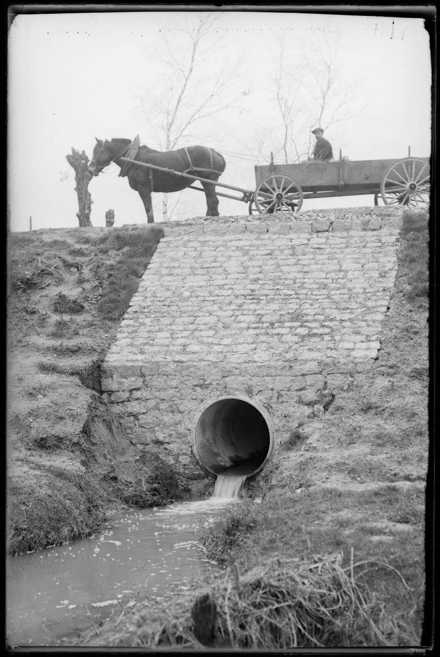 Bonnet photographie MNATP. Enquête à Romenay Bourgogne, France 1937/4/1 Ph.1937.411 Photo