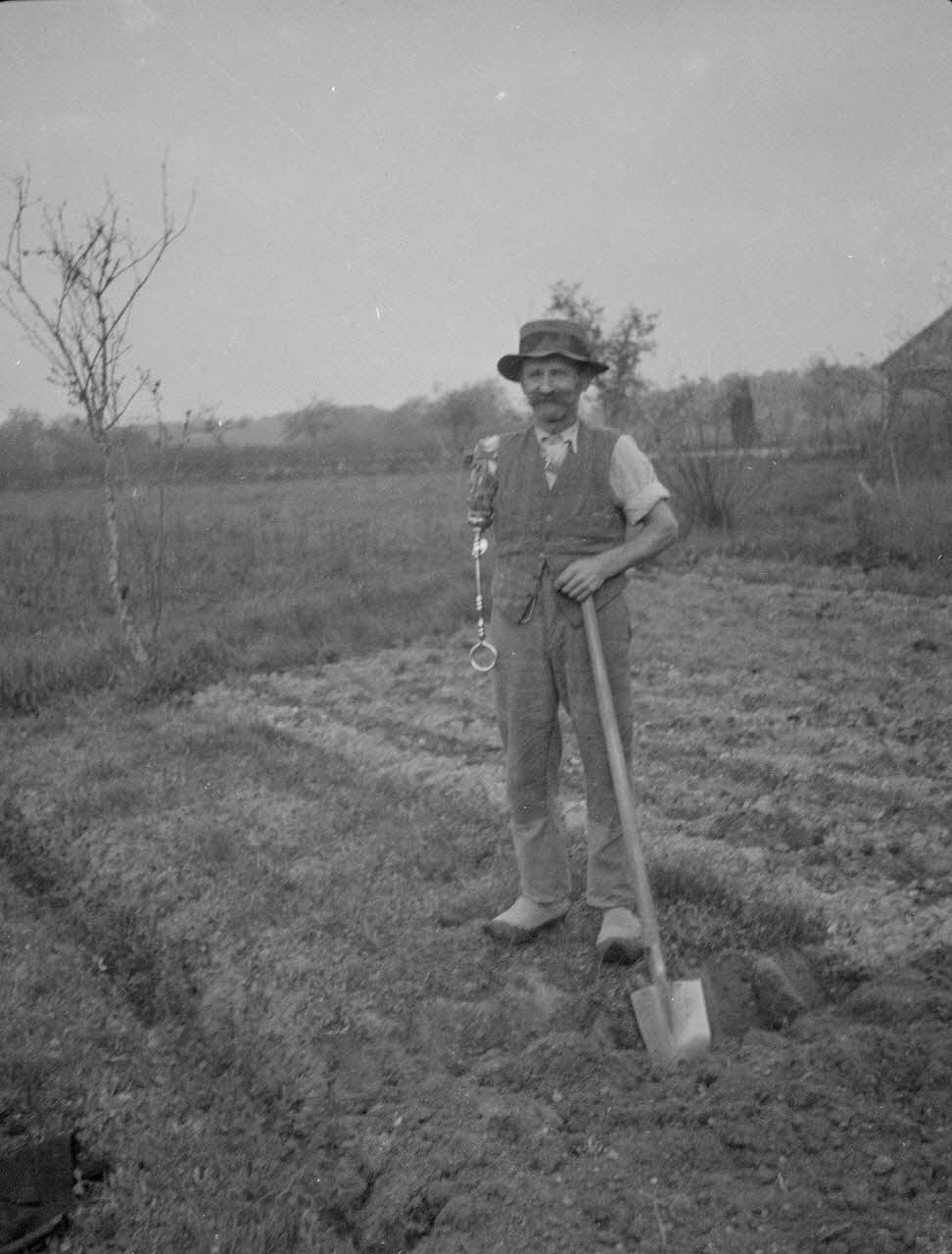 Weger photographie MNATP. Enquête sur la Sologne Centre, France 1938/4/19 Ph.1938.1.469 Photo