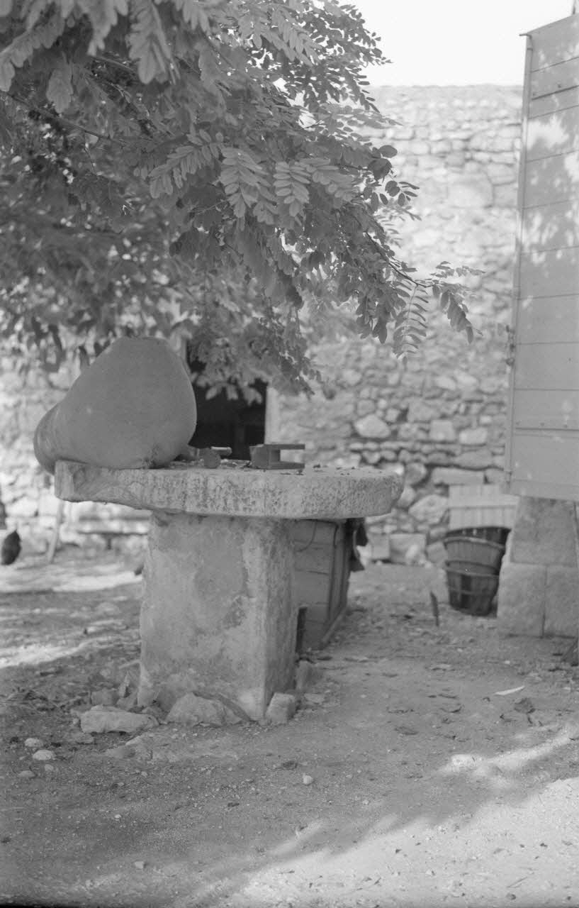 Mireille Place photographie MNATP. Mission de Marcel Maget et André Varagnac en Provence (novembre 1938) Provence-Alpes-Côte d'Azur, France 1938/9/17 Ph.1938.11.78  Photo Mucem / Mireille Place