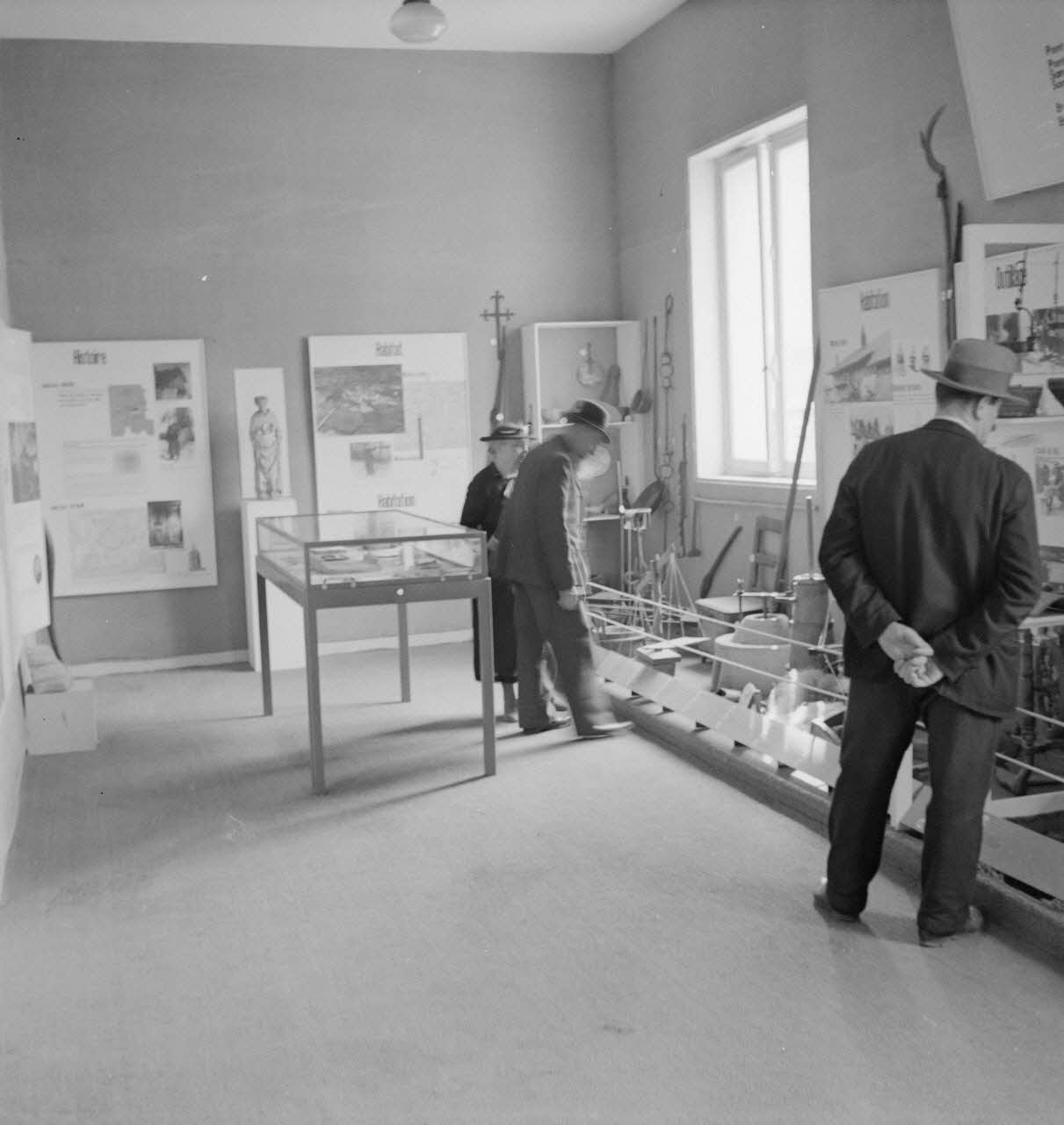 Duchemin photographie MNATP. Exposition. Le musée du terroir de Romenay (juin 1937-septembre 1937) ; Paris : Exposition internationale des arts et techniques (1937) Ile-de-France, France 1937 Ph.1939.32.4 Photo