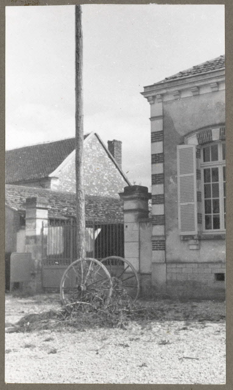 Henri Monnet photographie Mai. Base Bourgogne, France 1939/6/28 Ph.1940.19.32 Photo