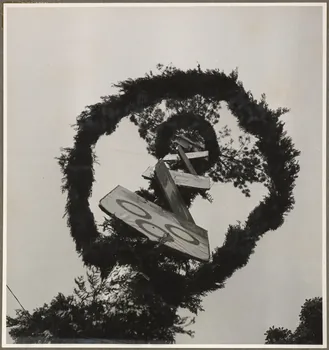 Pierre Séguy photographie Orléans. Exposition. Tradition et renouveau (1er mai 1941) Centre, France 1941/5/1 Ph.1940.23.1 Photo Mucem / Pierre Séguy