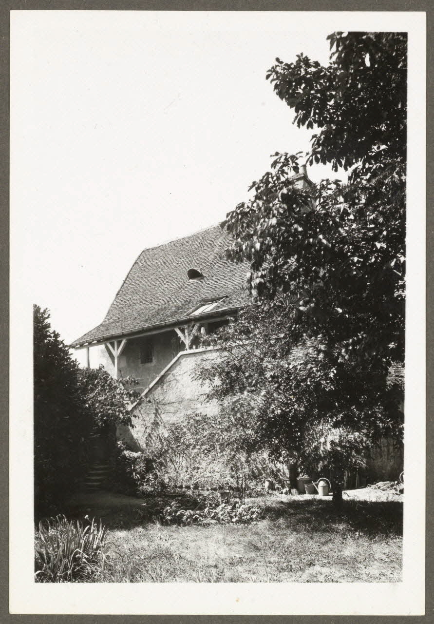C. Bellile photographie Maison. Escalier extérieur et galerie Bourgogne, France 1940 Ph.1940.32.10  Photo