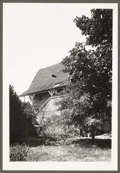 C. Bellile photographie Maison. Escalier extérieur et galerie Bourgogne, France 1940 Ph.1940.32.10  Photo