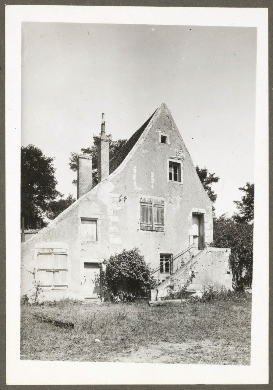 C. Bellile photographie Maison. Escalier extérieur sur pignon Bourgogne, France 1940 Ph.1940.32.12  Photo