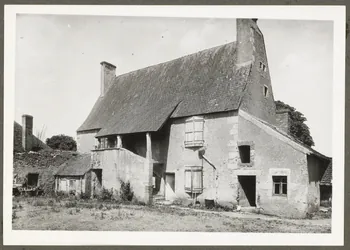 C. Bellile photographie Maison. Galerie. Escalier extérieur Bourgogne, France 1940 Ph.1940.32.24  Photo