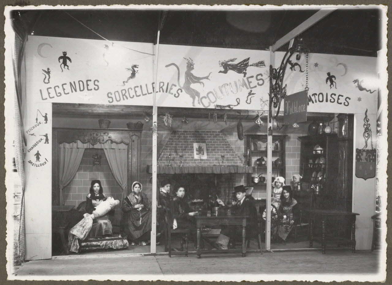 R. Vincent photographie Foire de Gray Franche-Comté, France 1940 Ph.1940.66.1 Photo