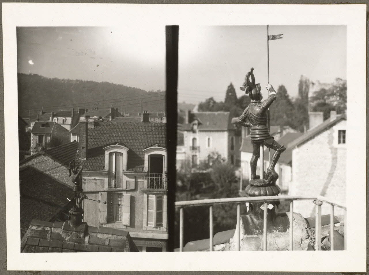 Anonyme photographie Maison du frère de l'intendant Bertin, ministre de Louis XVI. Epis de faîtage en terre vernissée moderne, copie d'un épi de faîtage ancien détruit par les gamins Aquitaine, France 1941 Ph.1941.100.20 Photo