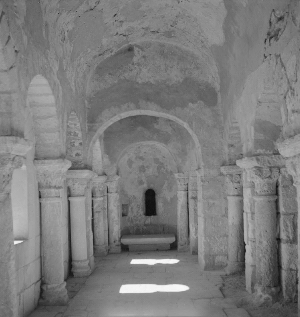 Maurice Cloche photographie Montmajour. Chapelle Saint-Pierre Provence-Alpes-Côte d'Azur, France 1941 Ph.1941.124.33  Photo