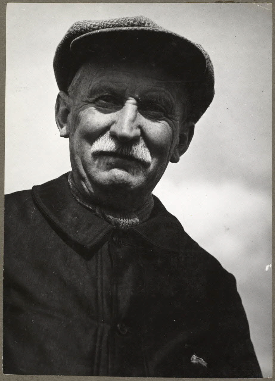 Nora Dumas photographie Fermier Ile-de-France, France 1927 Ph.1941.129.34  Photo